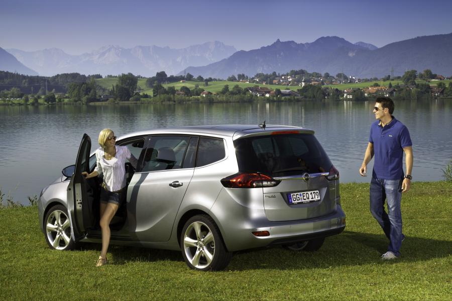  Opel Zafira Tourer 1.6 CDTi Ecotec 2013 года  (фото 22 из 46)